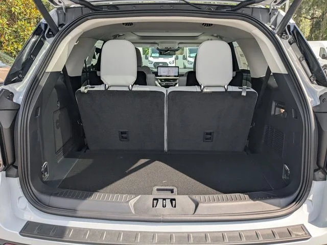 New 2026 Space White Metallic Ford Platinum™ image 11