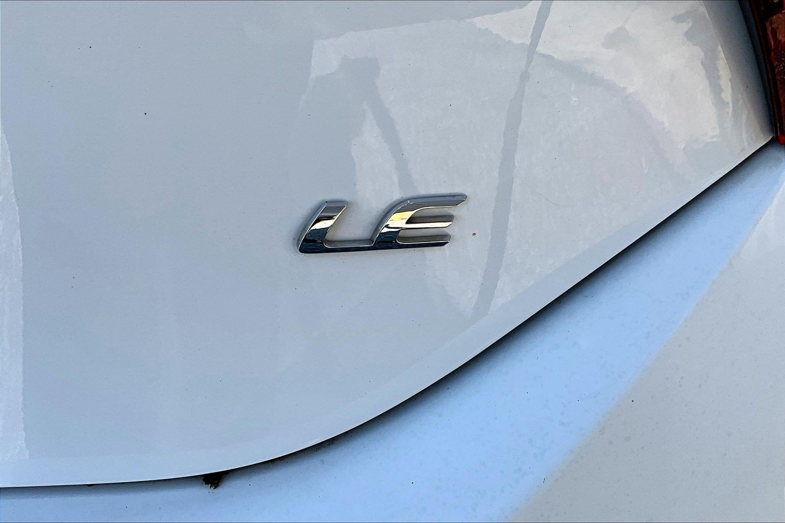 Used 2017 White Toyota LE image 22