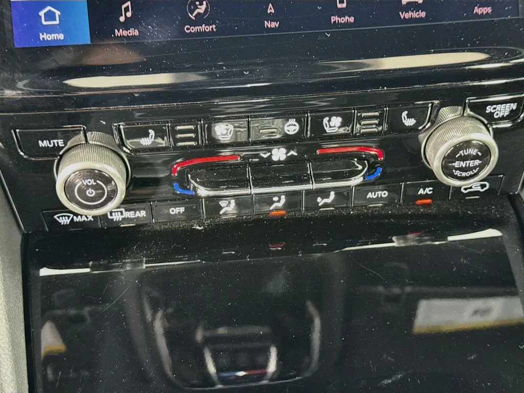 Used 2022 Gray Jeep Overland 4xe image 16