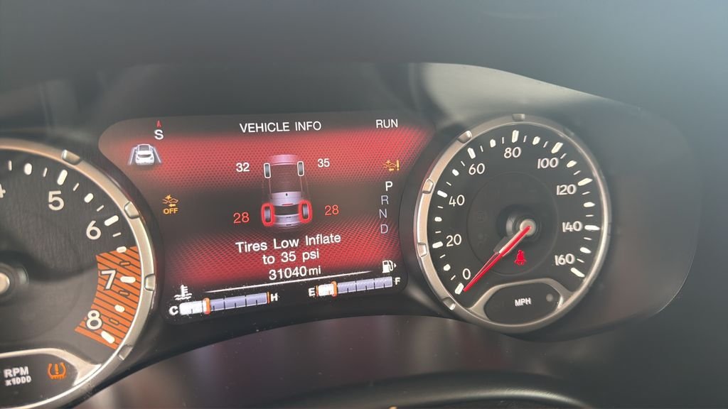 Used 2021 Teal Jeep Latitude image 9