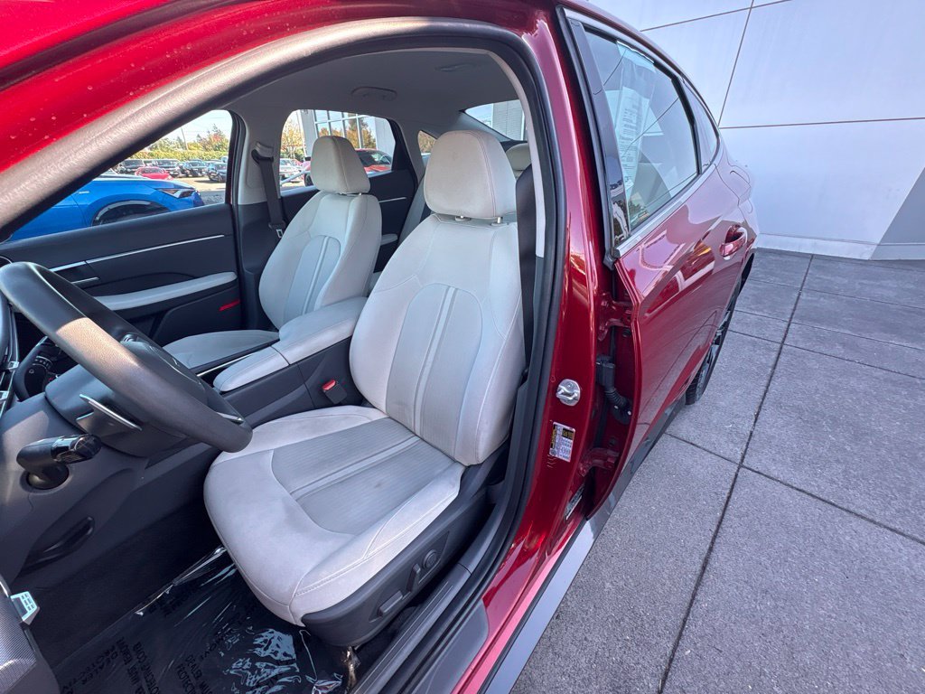 Used 2024 Red Hyundai SEL image 12