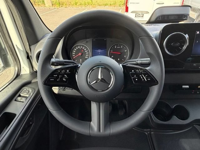 New 2026 Arctic White Mercedes-Benz Cargo 144 WB image 35