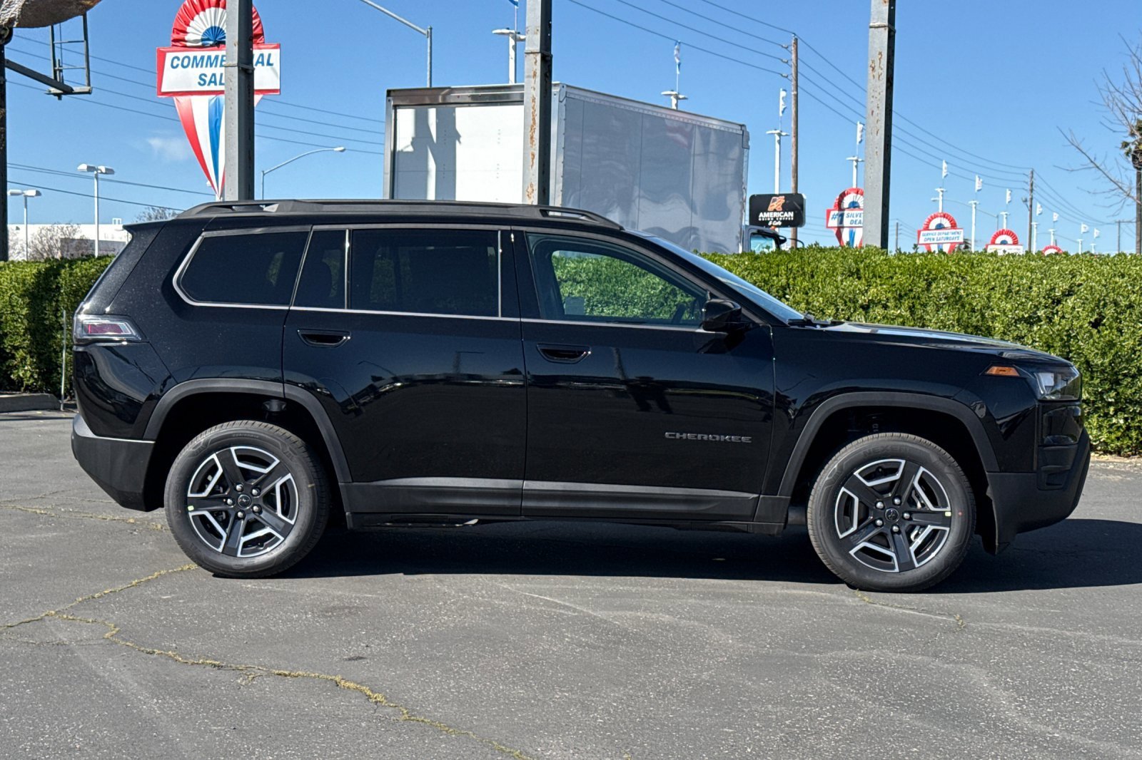 2026 Jeep Cherokee Laredo