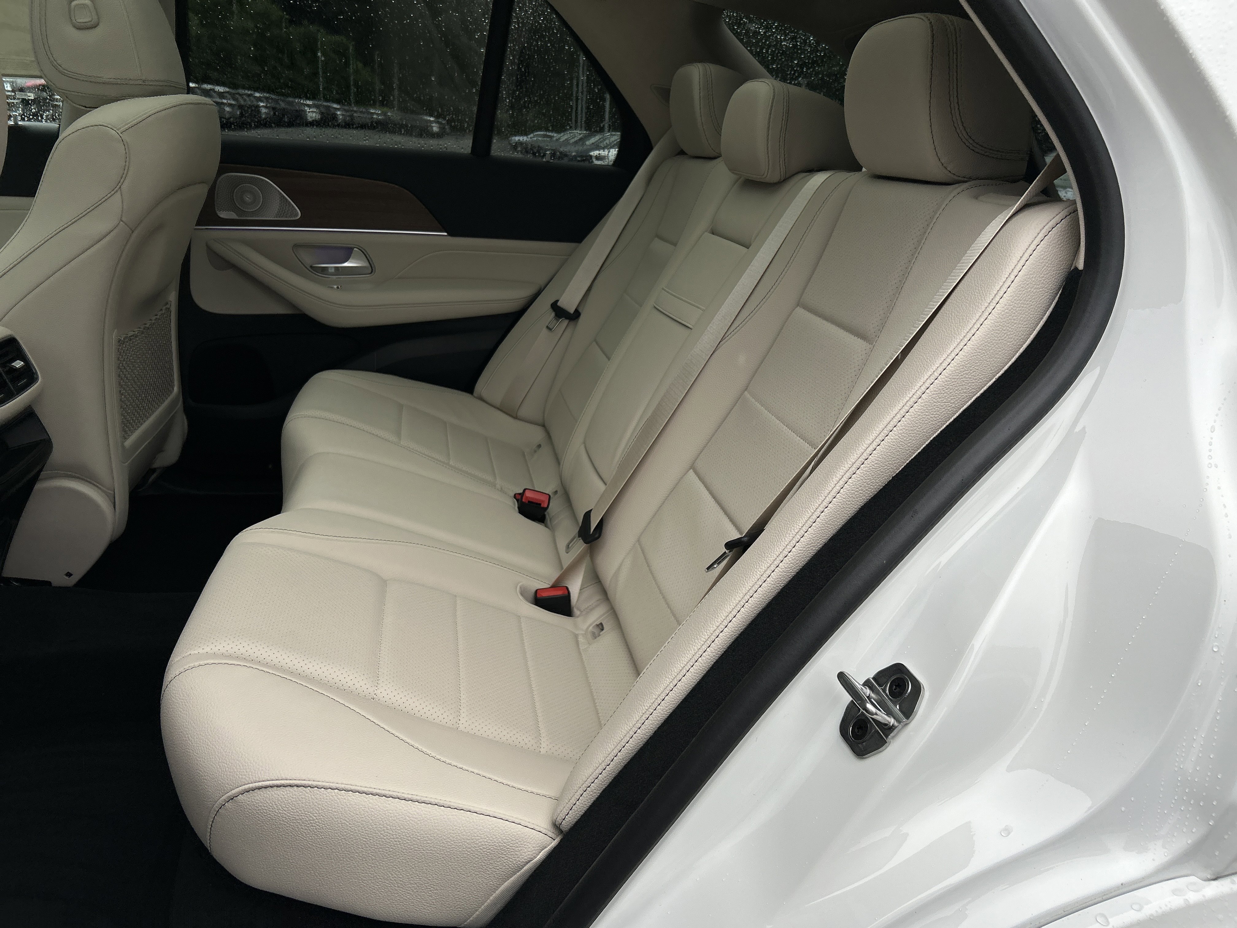 New 2026 Polar White Mercedes-Benz GLE 450 4MATIC® SUV image 36