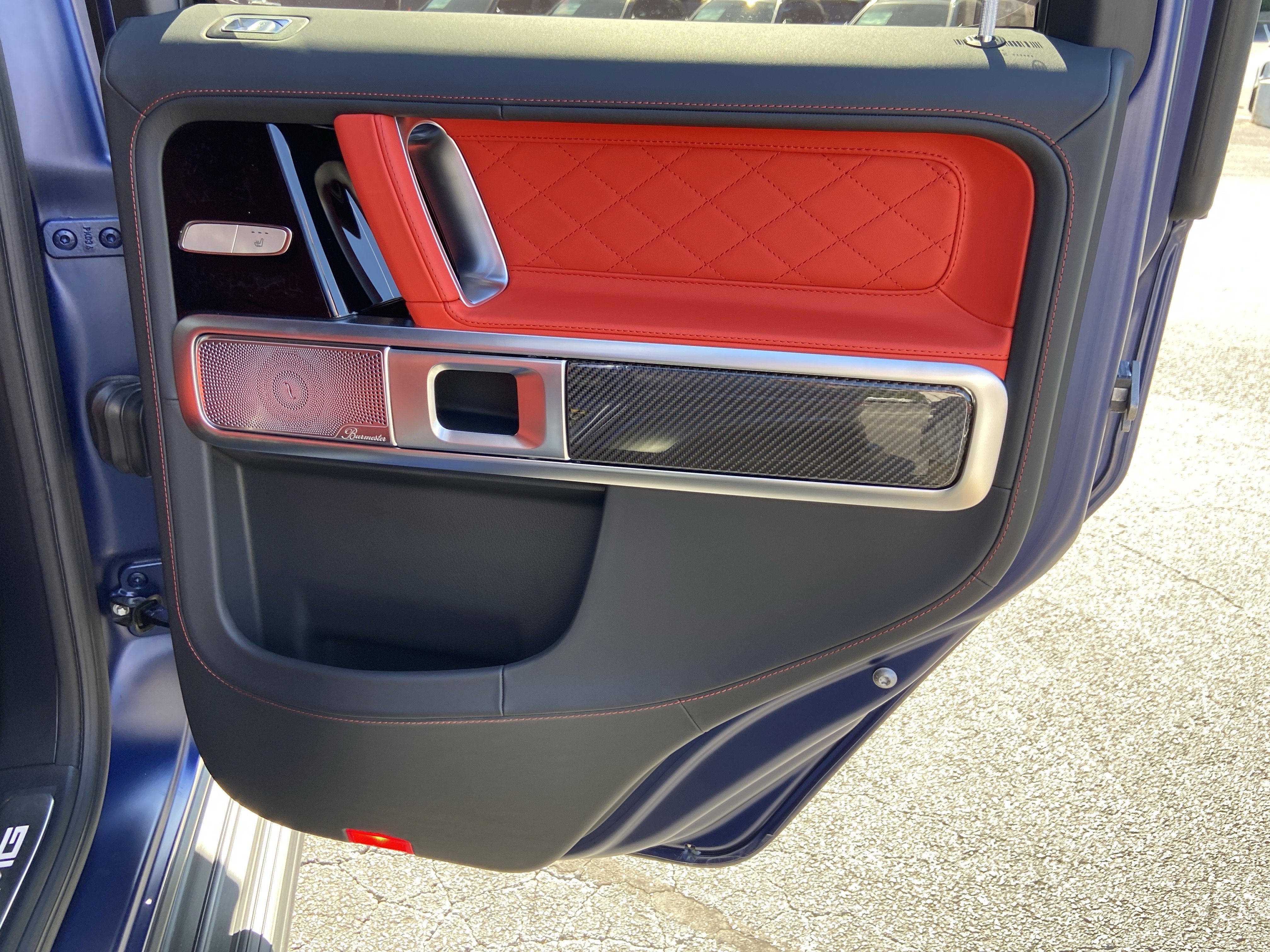 New 2026 MANUFAKTUR Exclusive Brilliant Blue Magno Mercedes-Benz AMG® G 63 SUV image 37