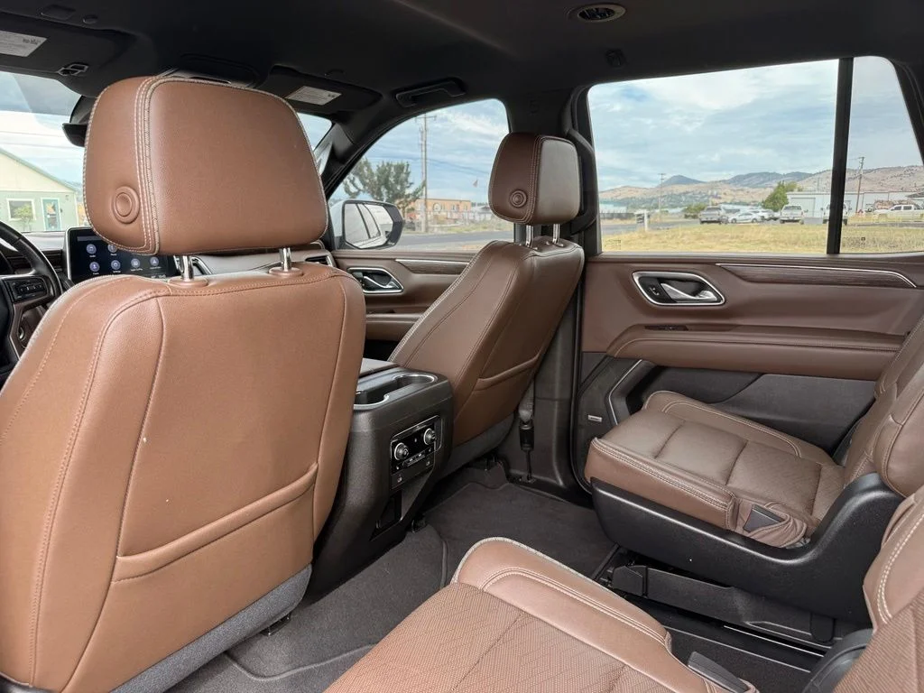Used 2021 Pearl Chevrolet High Country image 16