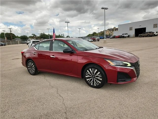 Used 2024 Scarlet Ember Nissan 2.5 SV image 6