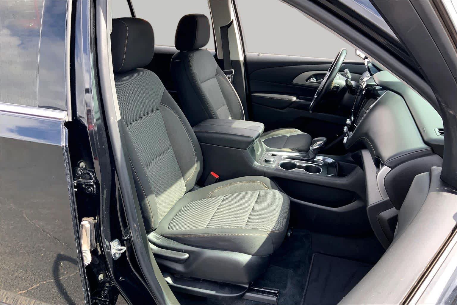 Used 2021 Mosaic Black Metallic Chevrolet LT Cloth image 9