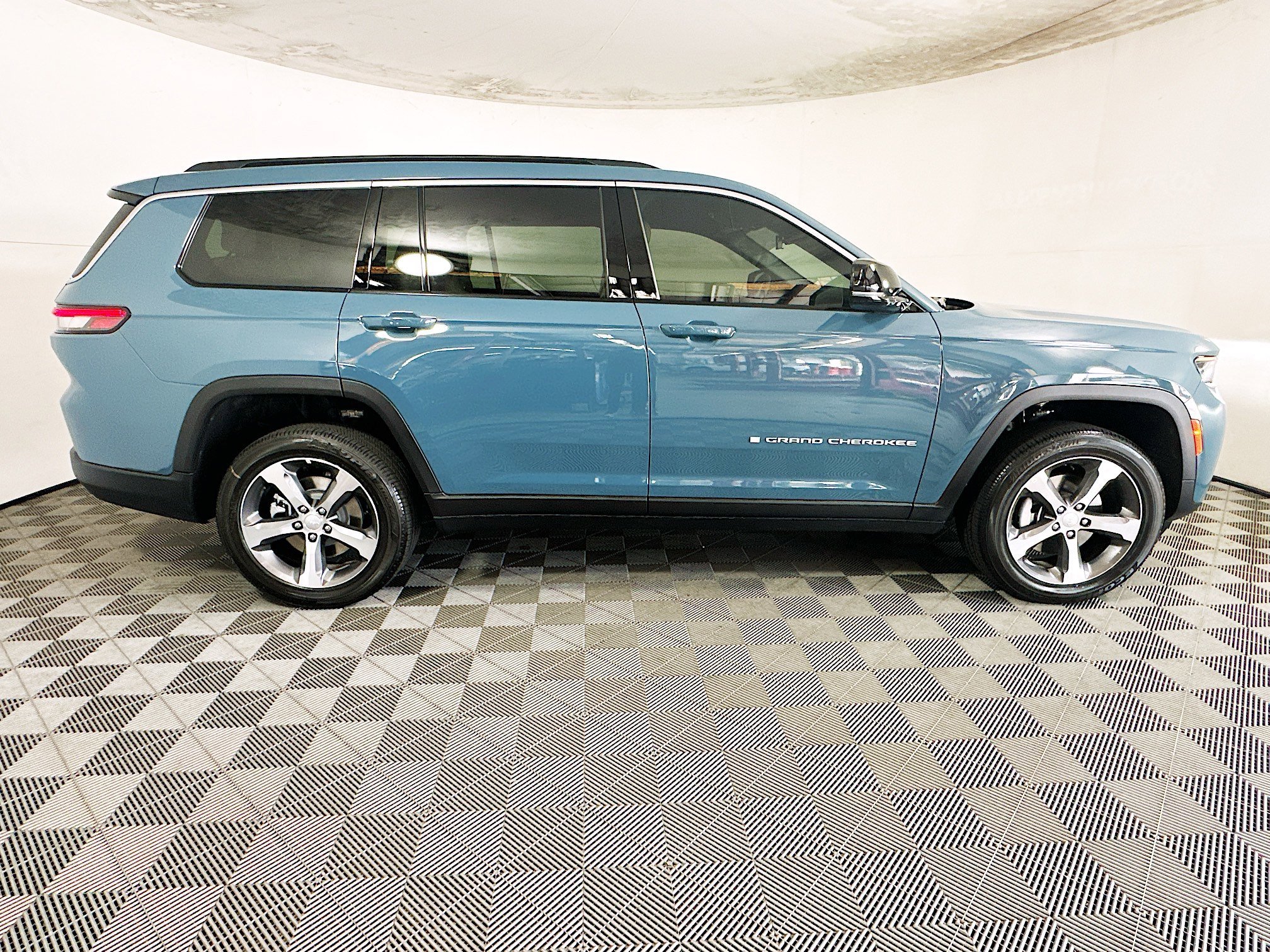 2026 Jeep Grand thumbnail 4