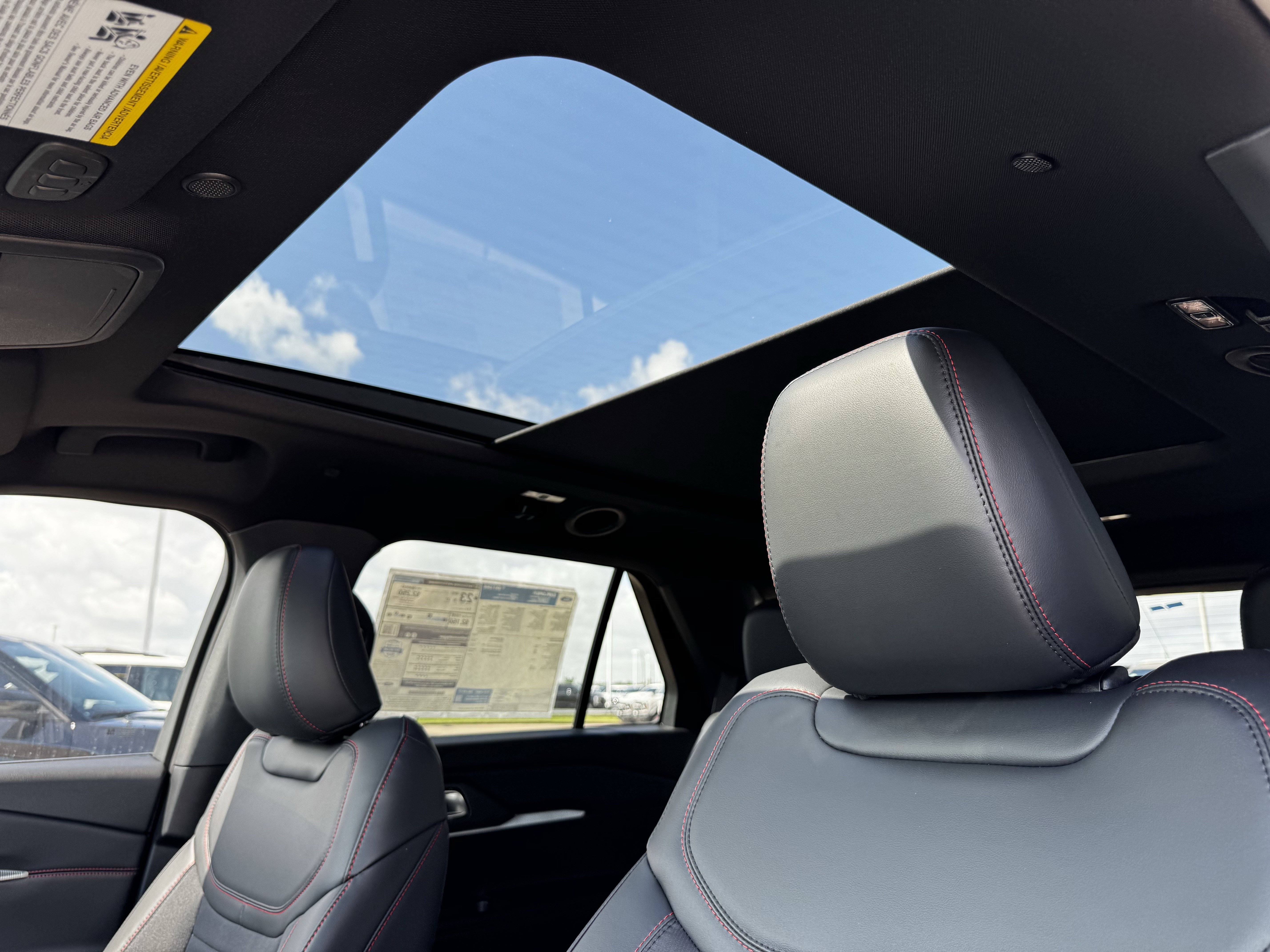 New 2026 Space White Metallic Ford ST-Line image 21
