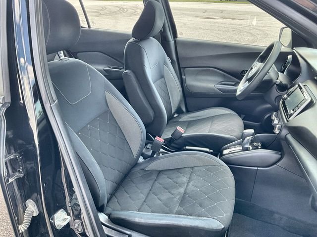 Used 2018 Super Black Nissan S image 31