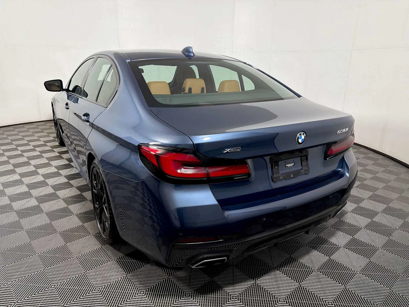2023 BMW 5 Series 530i - Photo 5