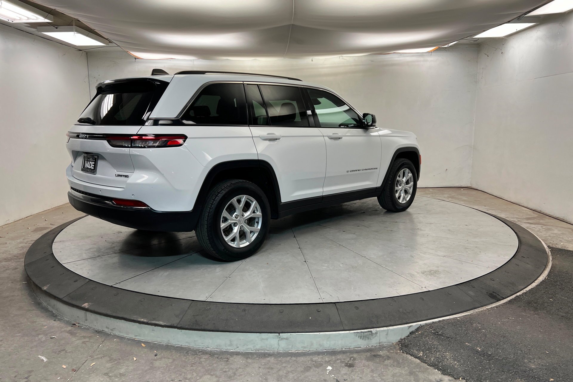 Used 2024 Bright White Clearcoat Jeep Limited image 6