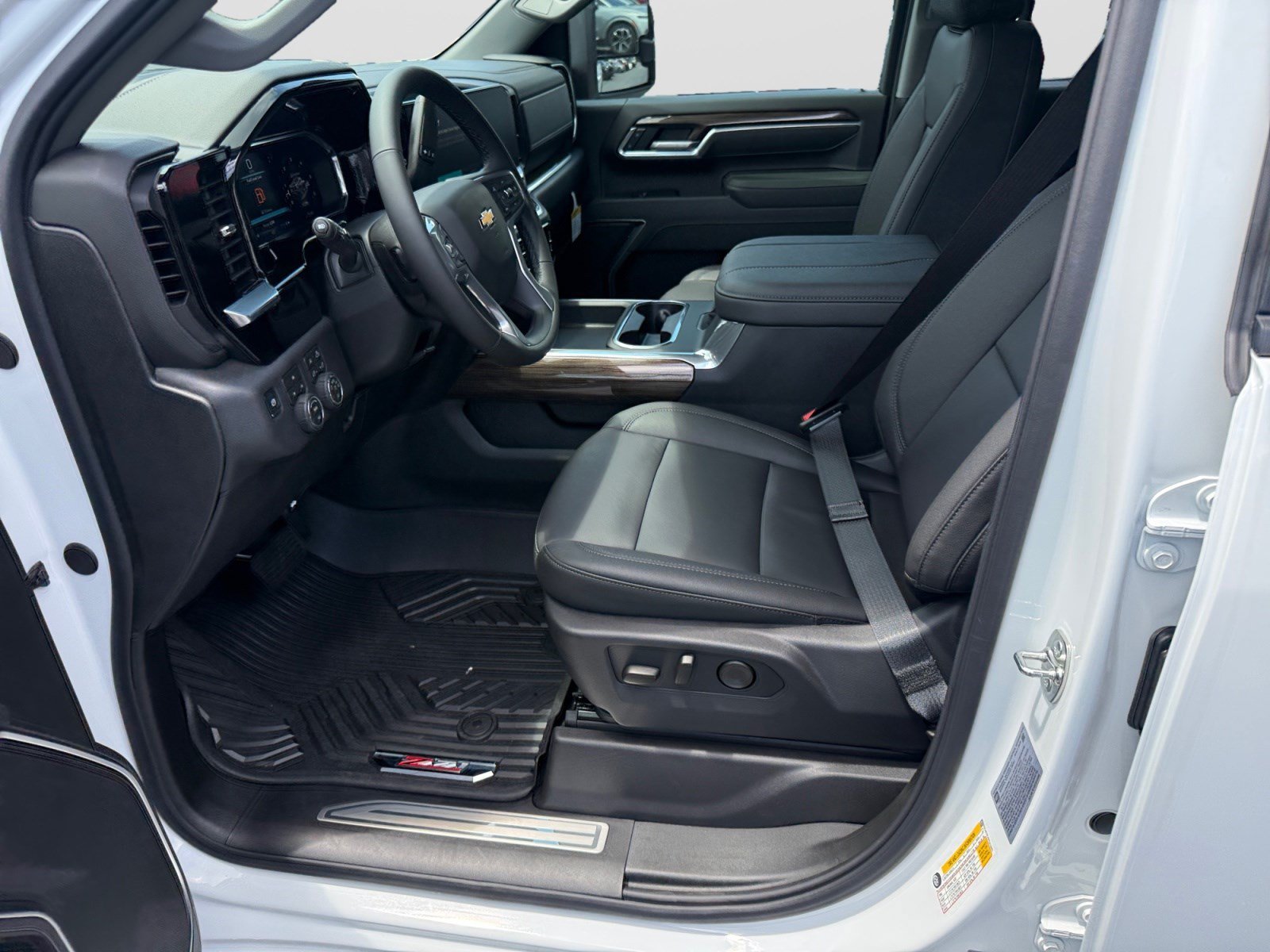 2026 Chevrolet Silverado 3500 HD LT - Photo 11