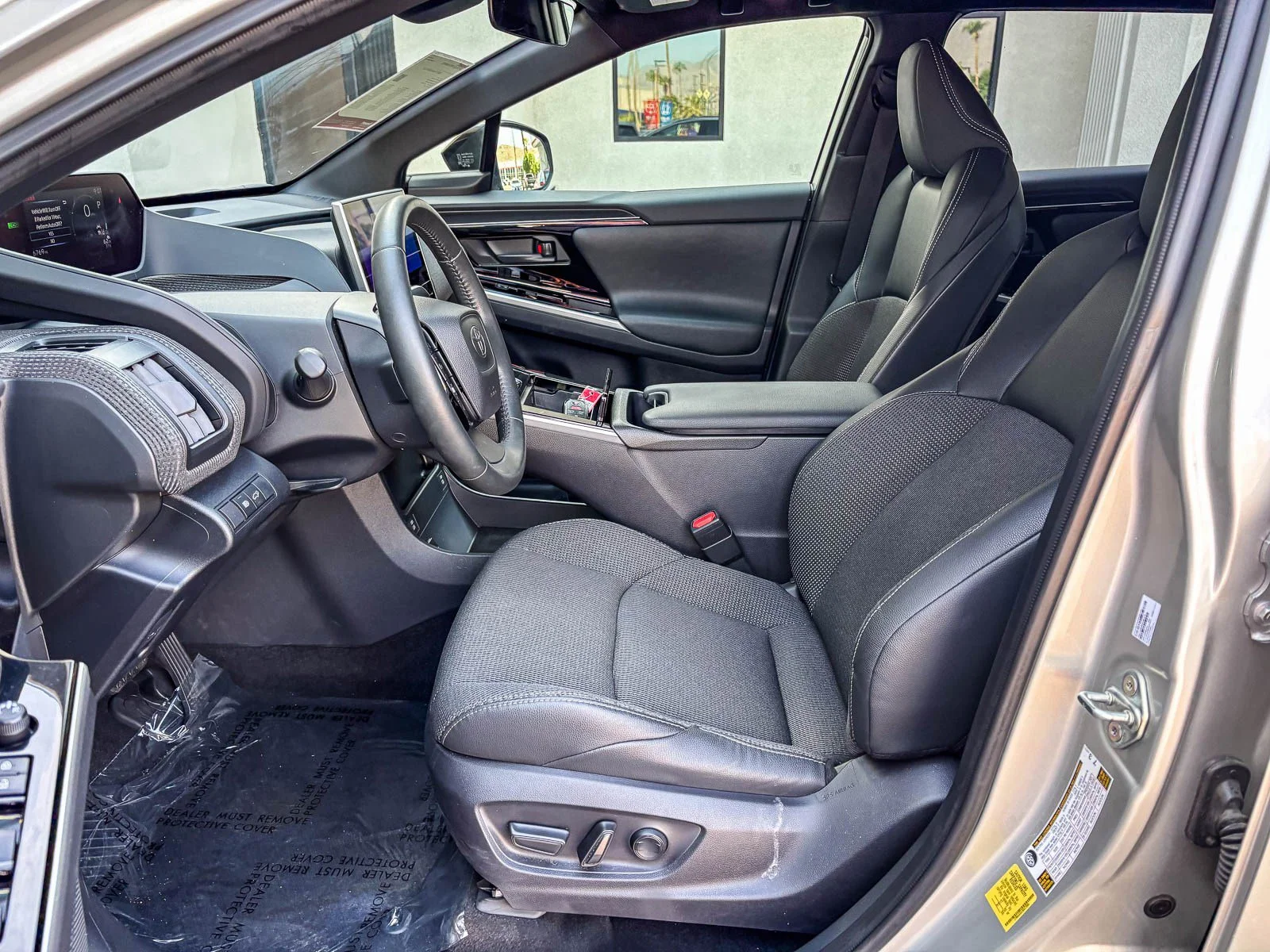 Used 2025 Silver Metallic Toyota XLE image 19