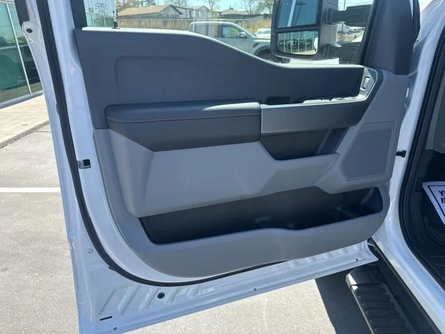 2025 Ford F-350 Super Duty XLT - Photo 18