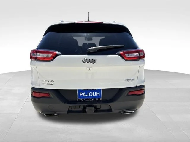 Used 2015 White Jeep Latitude image 6