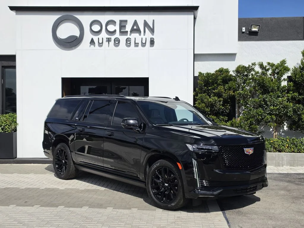Used 2023 Black Cadillac Sport Platinum image 2