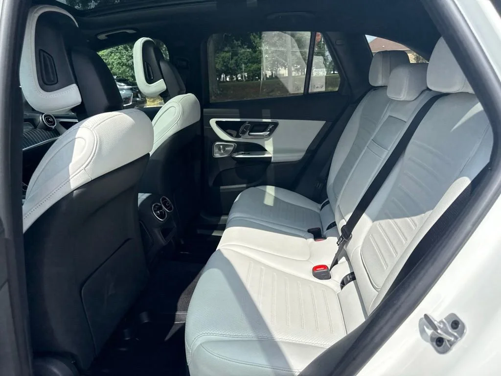 Used 2023 White Mercedes-Benz GLC 300 image 13