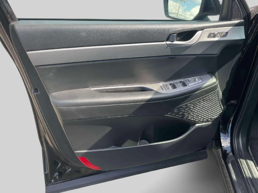 Used 2023 Black Hyundai SEL image 16