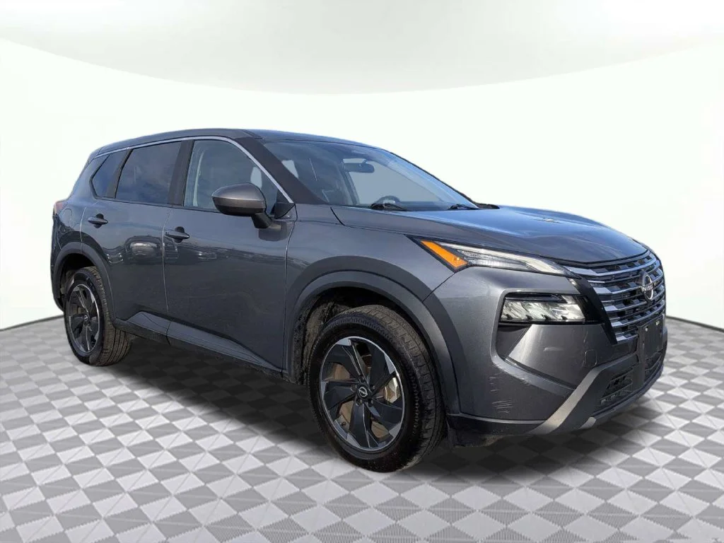 Certified Used 2025 Gun Metallic Nissan SV image 1