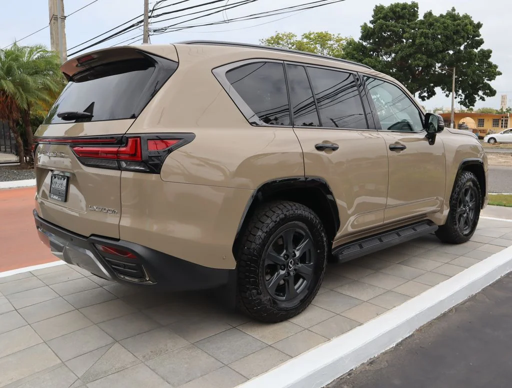 Used 2026  Lexus 700h Overtrail image 5