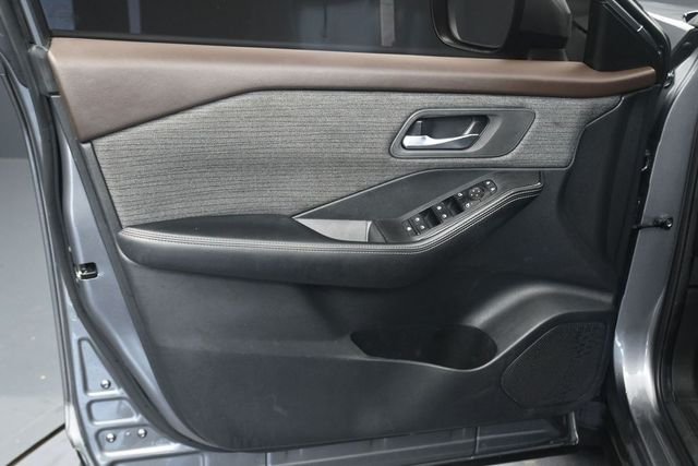 Used 2023 Gun Metallic Nissan SV image 14
