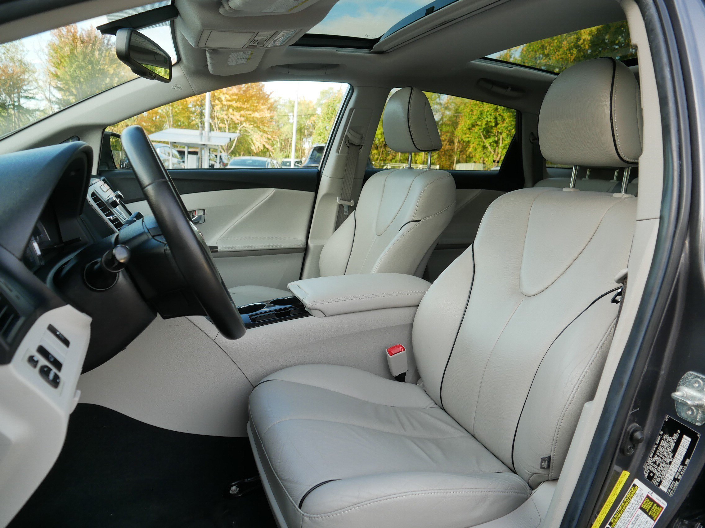 Used 2013 Magnetic Gray Metallic Toyota XLE image 33