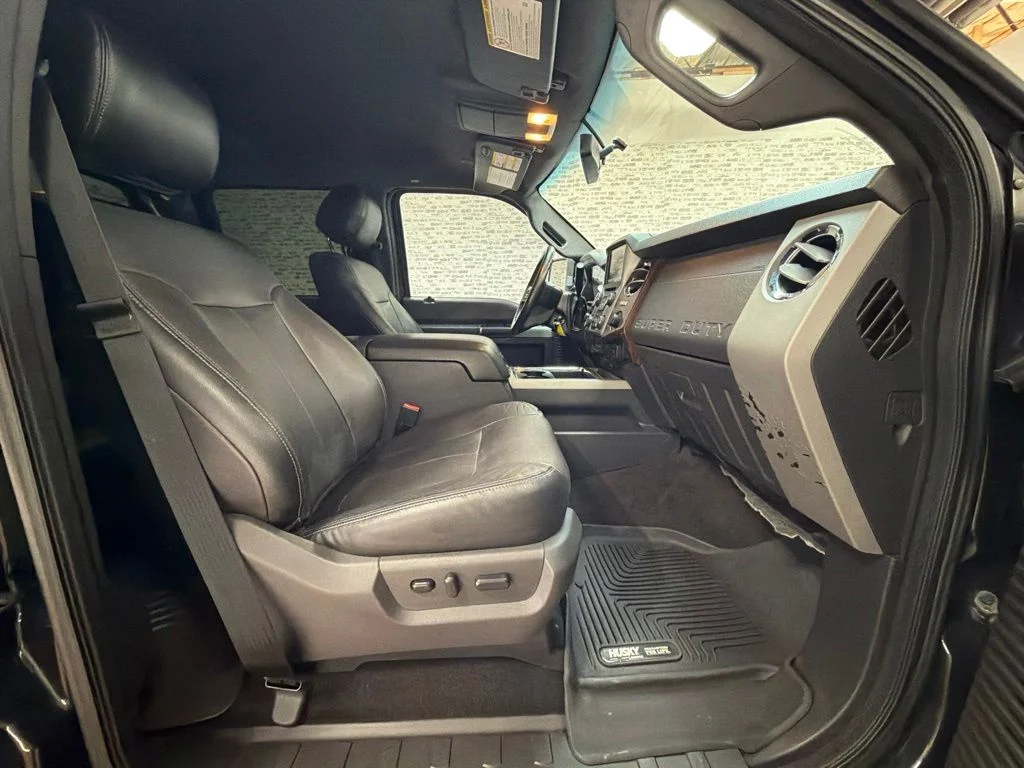 Used 2015 Tuxedo Black Metallic Ford Lariat image 11