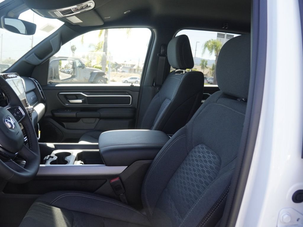 New 2026 Bright White Clear-Coat Exterior Paint RAM Big Horn/Lone Star image 18