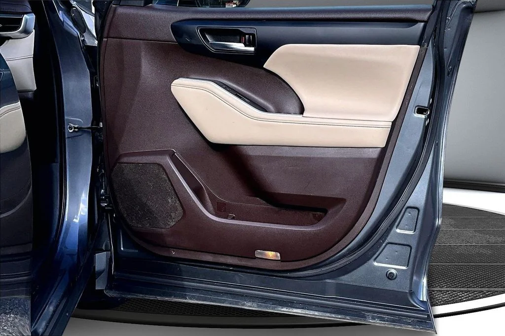2021 Toyota Highlander XLE - Photo 28
