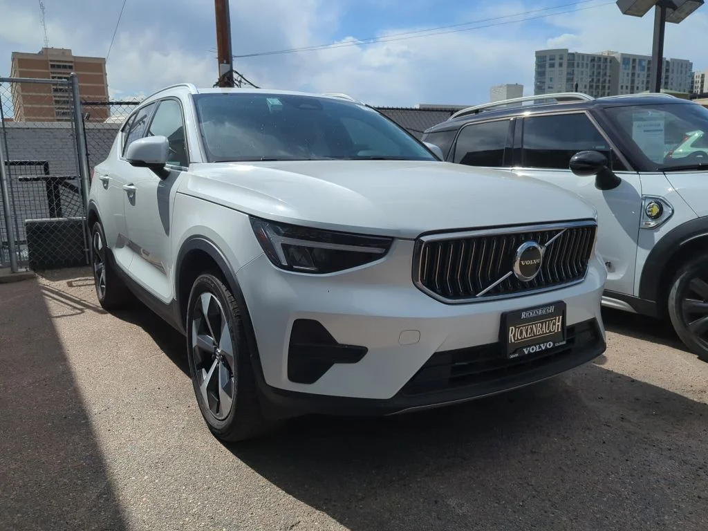 2025 Volvo XC40