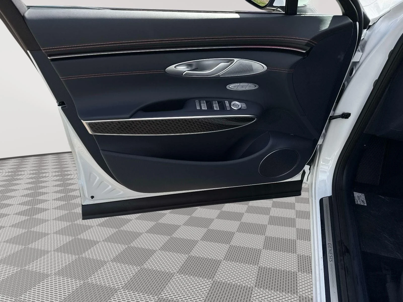 New 2026 Uyuni White Genesis 3.5T Sport Prestige image 18