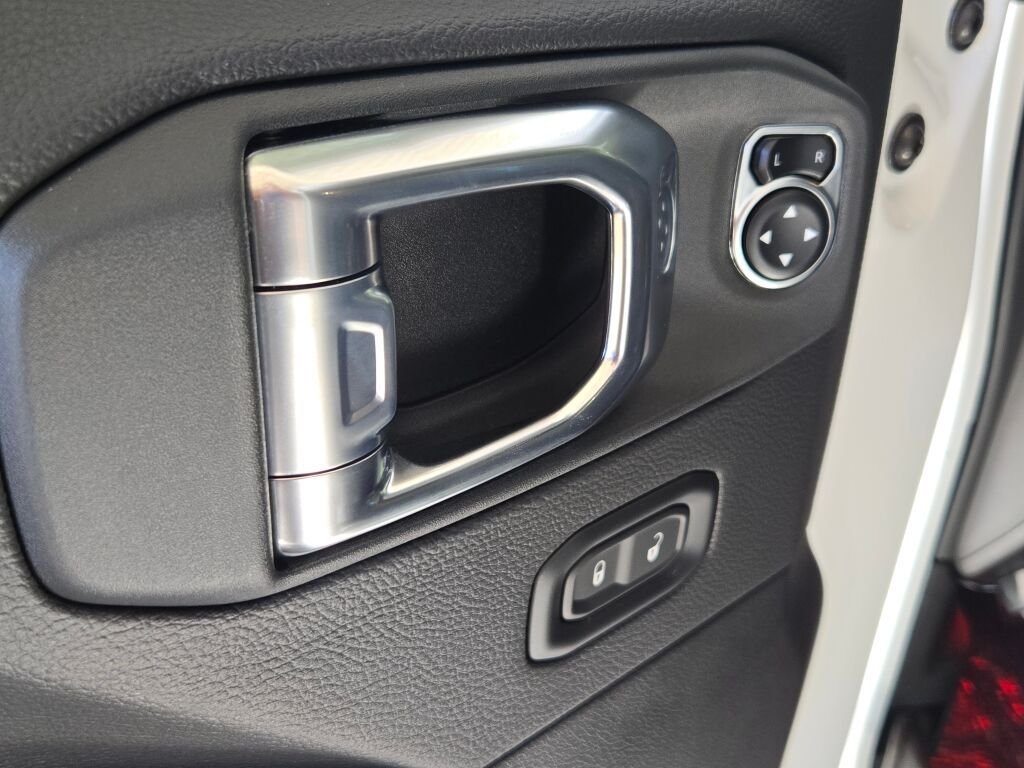 2026 Jeep Wrangler 4-Door Sahara - Photo 21