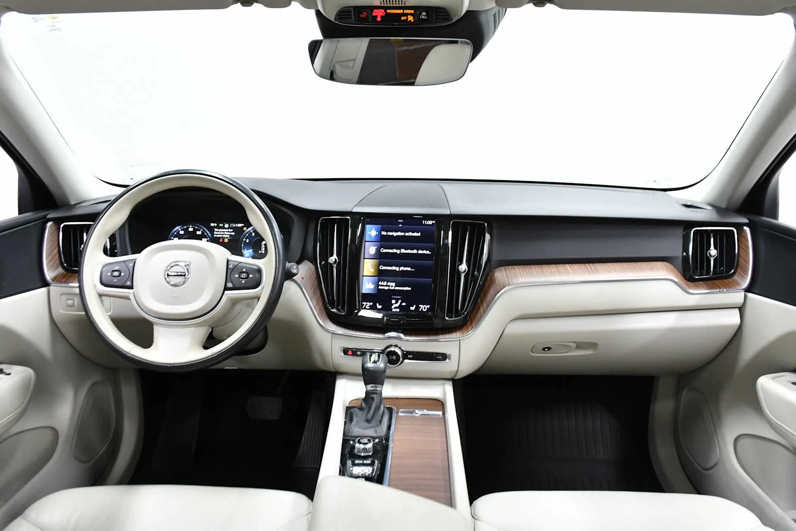 Used 2021 Crystal White Metallic Volvo Momentum image 15