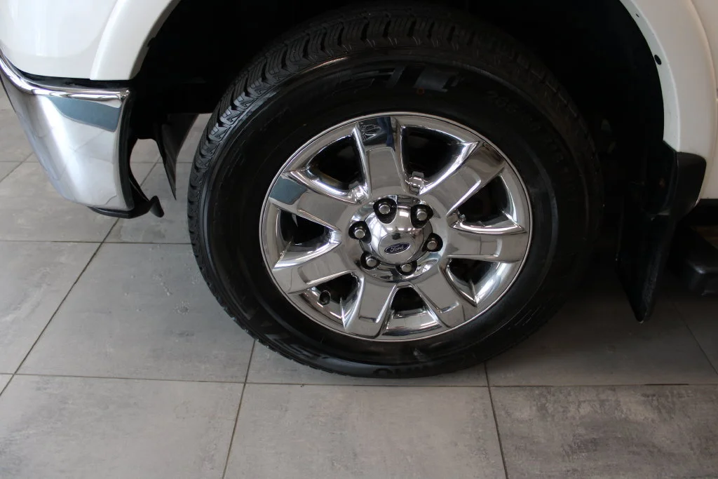 Used 2014 White Platinum Tri-Coat Metallic Ford Lariat image 8