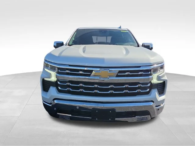 Used 2023 IRIDESCENT PEARL TRICOAT Chevrolet LTZ image 9