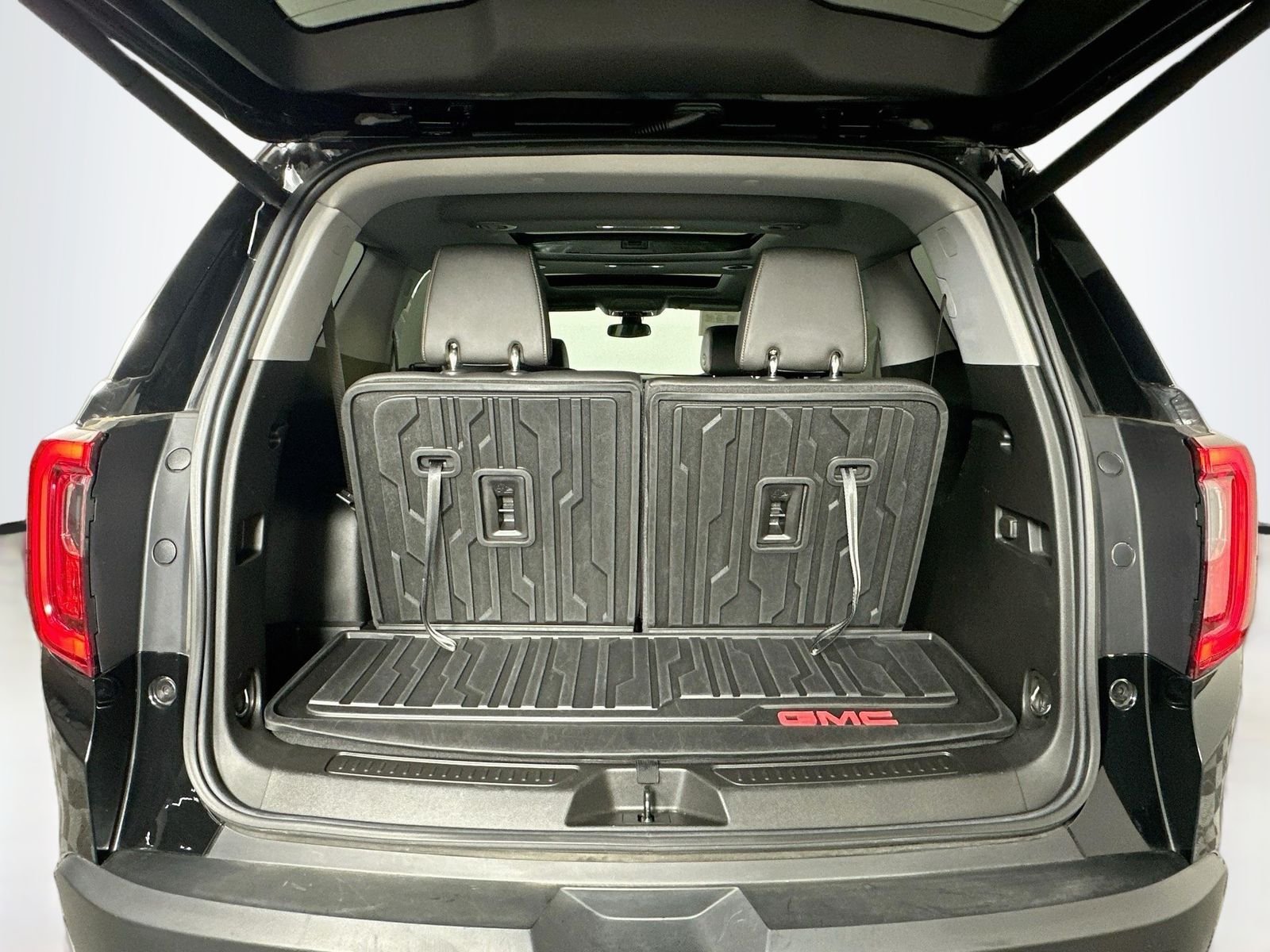 Used 2023 Ebony Twilight Metallic GMC AT4 image 28