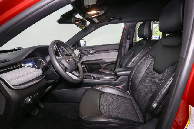 Used 2024 Red Jeep Latitude image 36