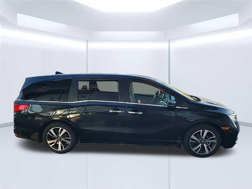 Used 2024 Crystal Black Pearl Honda Touring image 4