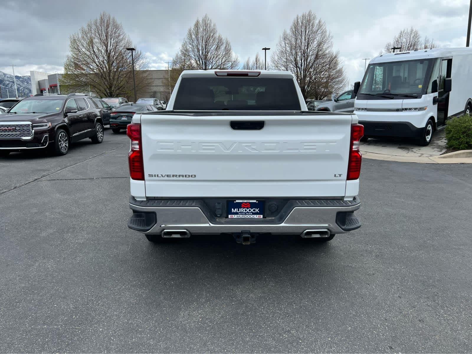 Used 2024 Summit White Chevrolet LT image 4