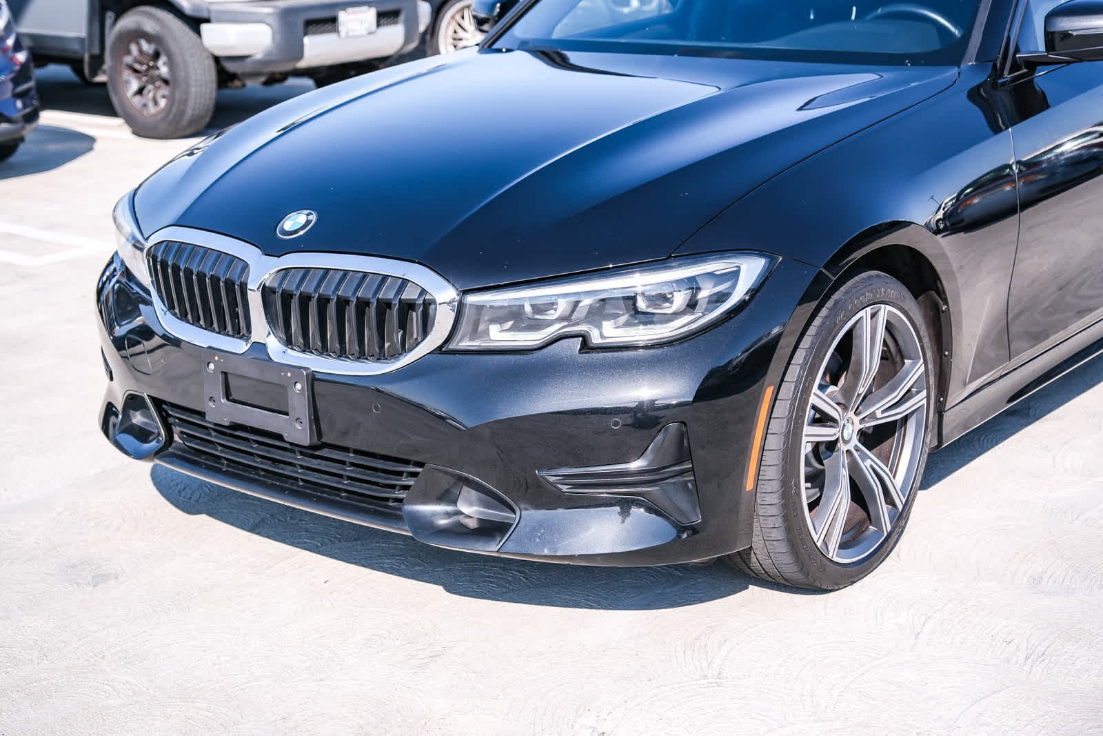 Used 2022 Black Sapphire Metallic BMW 330i image 11