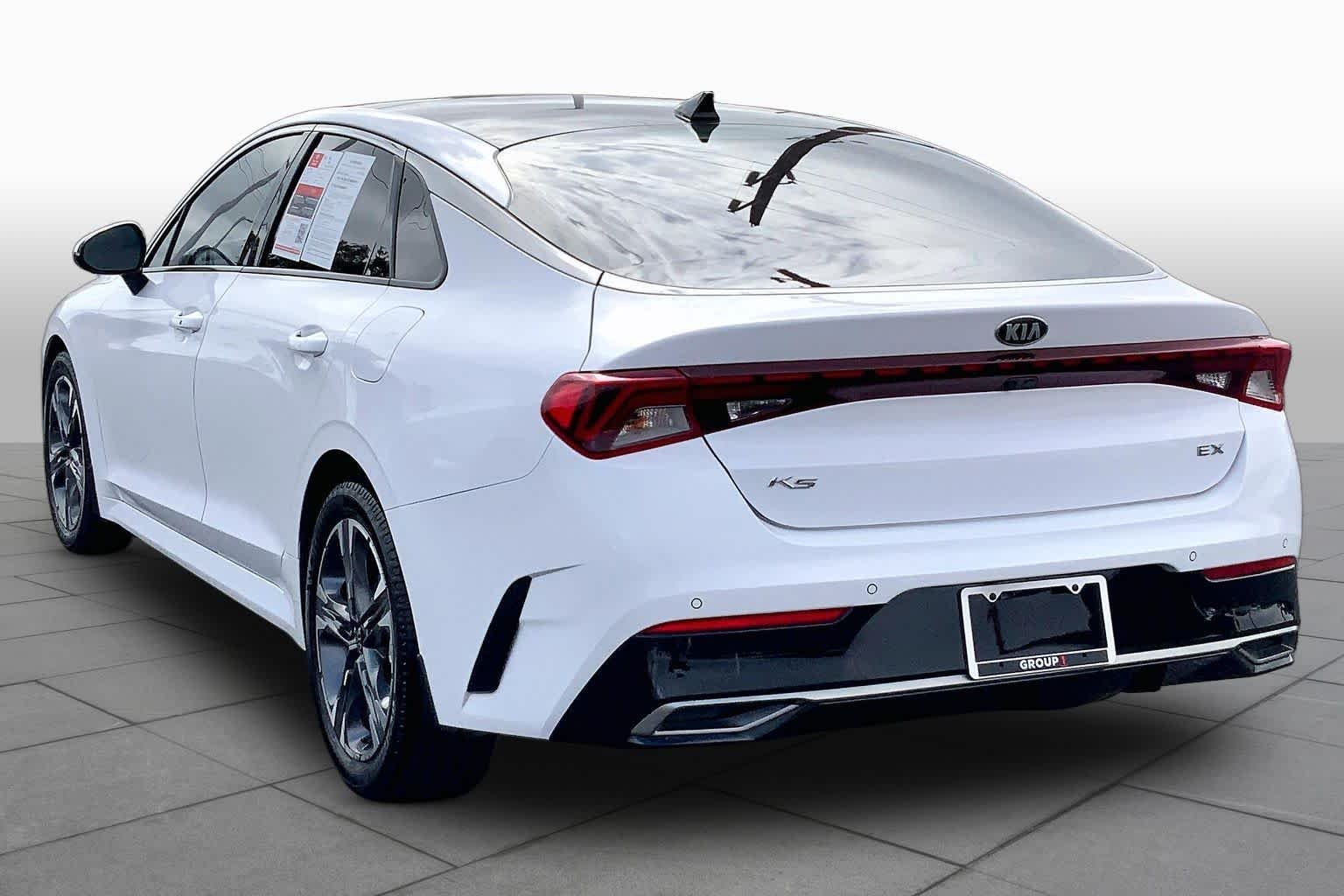 Used 2021 Glacial White Pearl Kia EX image 12