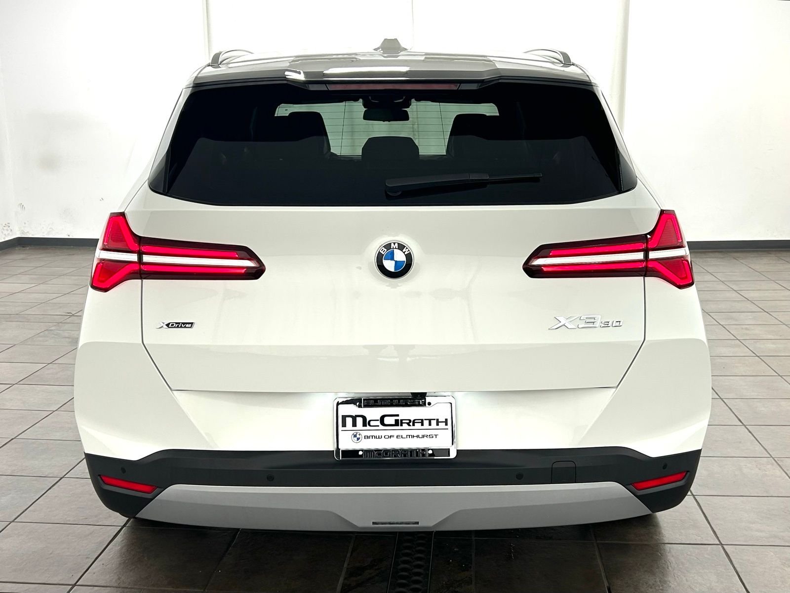 New 2026 Alpine White BMW 30 xDrive image 4