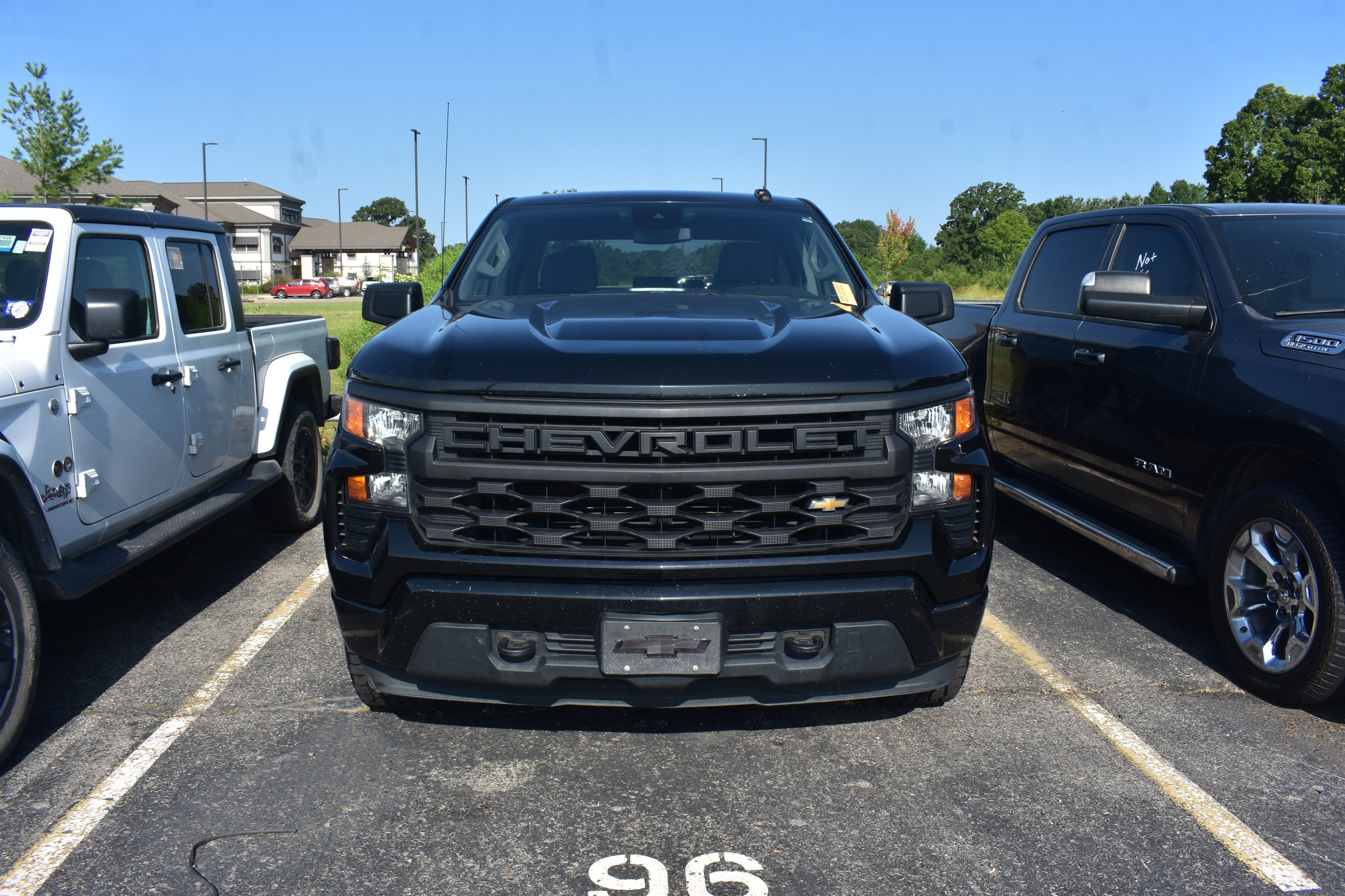 Used 2022 Chevrolet Silverado 1500 Custom with VIN 1GCPDBEK6NZ527584 for sale in Little Rock