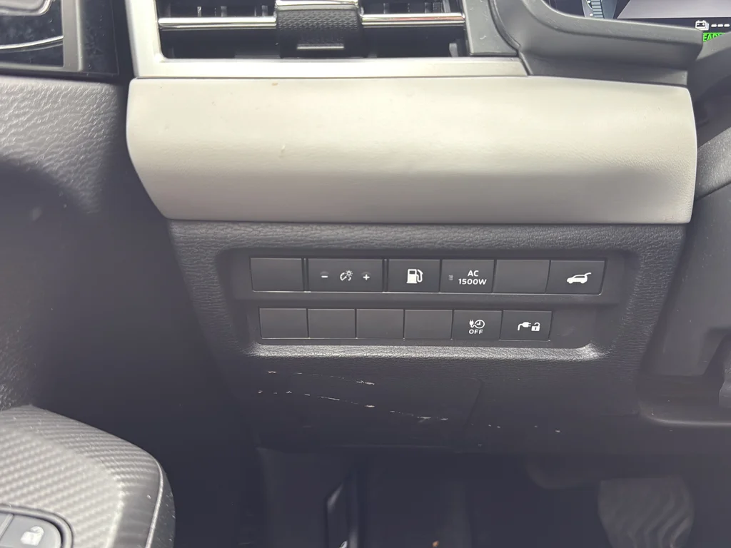 Used 2023 Black Mitsubishi SEL image 28
