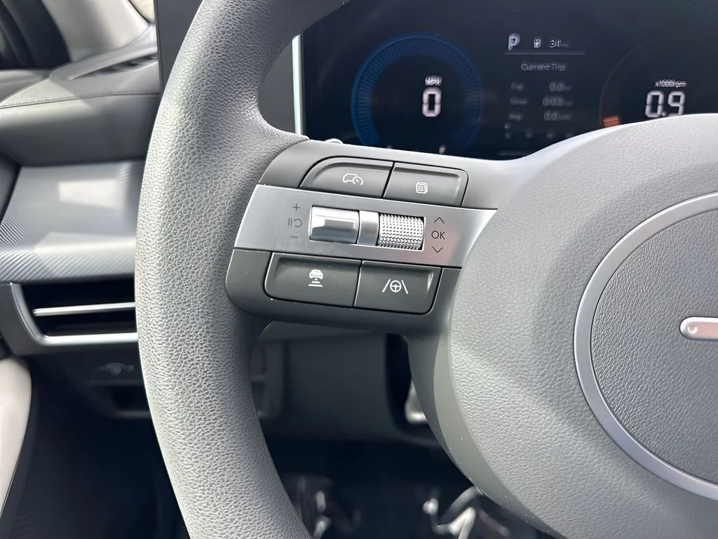 Used 2025 Gray Hyundai SEL image 13