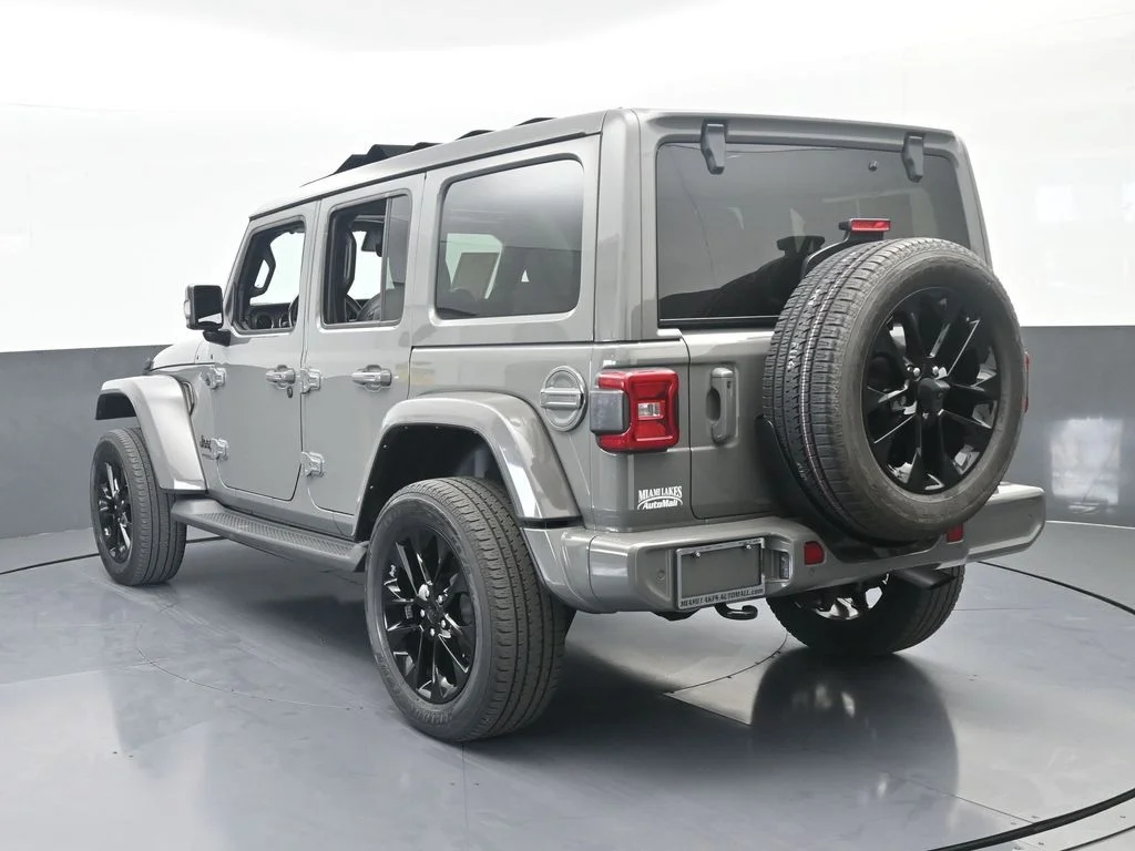 Used 2022 Sting-Gray Clearcoat Jeep Unlimited Sahara High Altitude image 3
