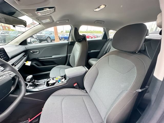 New 2026 Snow White Pearl Kia LXS image 20