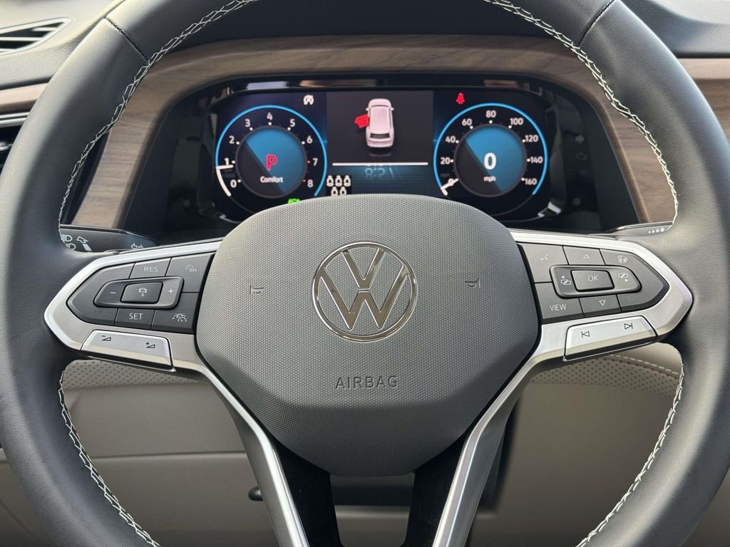 New 2026 White Volkswagen 2.0T SE w/Technology image 18